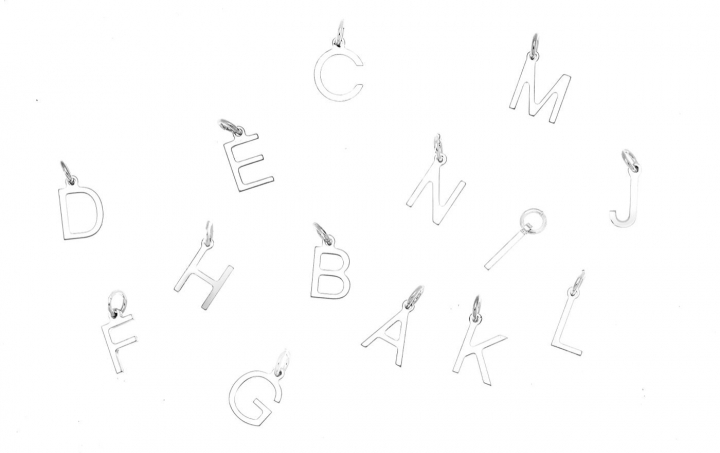 Letters bokstäver A-Z Silber in der Gruppe Halsketten / Silberhalsketten bei SCANDINAVIAN JEWELRY DESIGN (161211R)