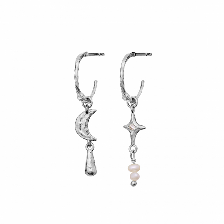 Tamina Earrings Silver in der Gruppe Ohrringe / Perlenohrringe bei SCANDINAVIAN JEWELRY DESIGN (10022C)