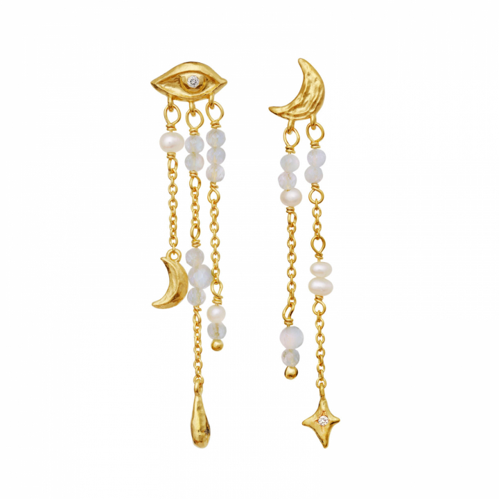 Sonata Earrings Gold in der Gruppe Ohrringe / Perlenohrringe bei SCANDINAVIAN JEWELRY DESIGN (10027A)