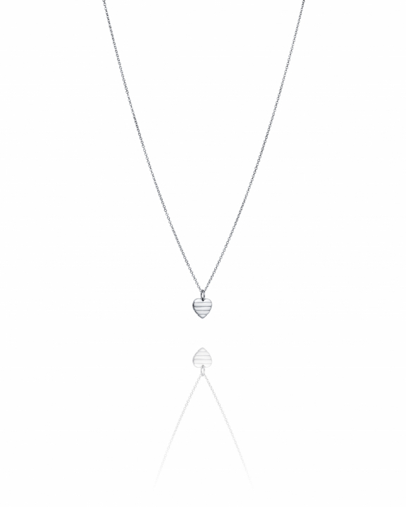 A Piece Of My Heart Pendant Silver in der Gruppe Halsketten / Silberhalsketten bei SCANDINAVIAN JEWELRY DESIGN (11-100-02388)