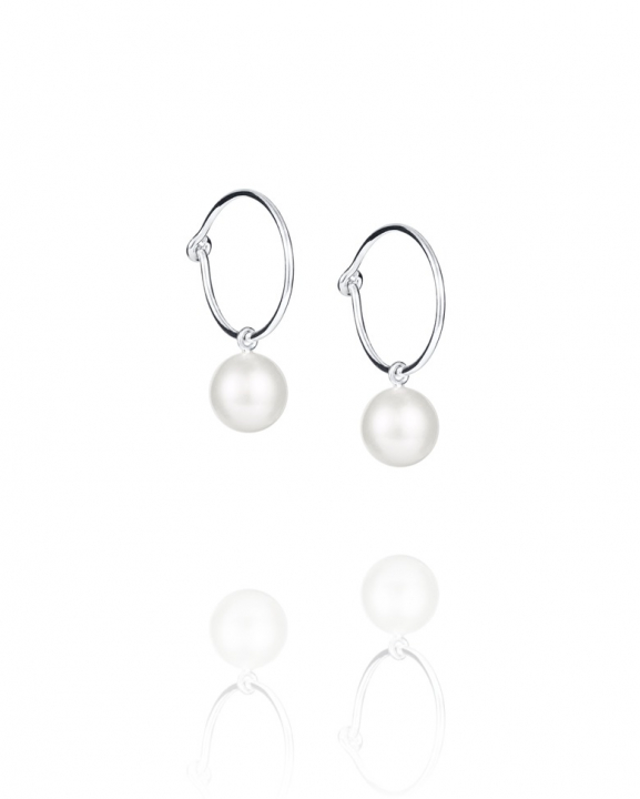 Pop Pearls Ohrring Silber in der Gruppe Ohrringe / Perlenohrringe bei SCANDINAVIAN JEWELRY DESIGN (12-100-02110-0000)