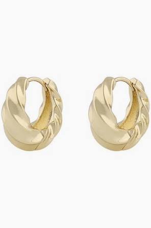 Lydia big twist earrings gold in der Gruppe Ohrringe / Goldohrringe bei SCANDINAVIAN JEWELRY DESIGN (1292-6800-257)