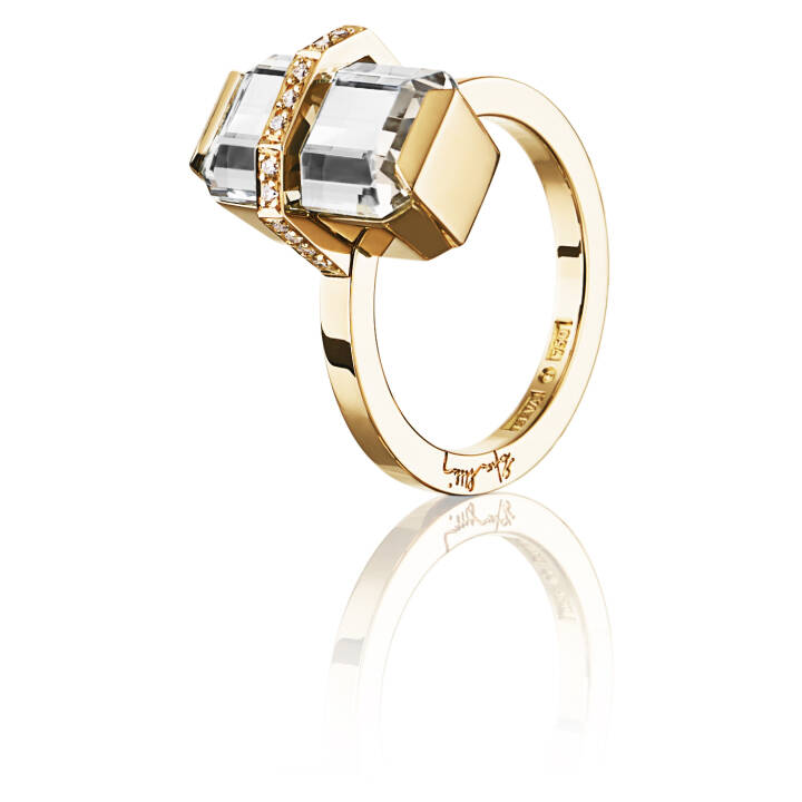 Little Bend Over - Crystal Quartz Ring Gold in der Gruppe Ringe / Verlobungs- & Eheringe bei SCANDINAVIAN JEWELRY DESIGN (13-101-01055)