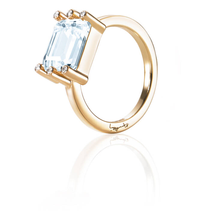 Beautiful Dreamer - Topaz Ring Gold in der Gruppe Ringe / Diamantringe bei SCANDINAVIAN JEWELRY DESIGN (13-101-01825)