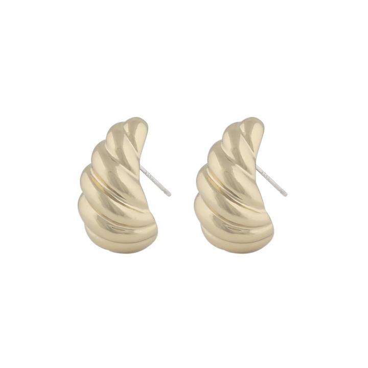 Yenni twist small ear gold in der Gruppe  bei SCANDINAVIAN JEWELRY DESIGN (1302-6800-257)