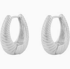 Dakota oval ring Earring Silver in der Gruppe Ohrringe / Silberohrringe  bei SCANDINAVIAN JEWELRY DESIGN (1325-6800-256)