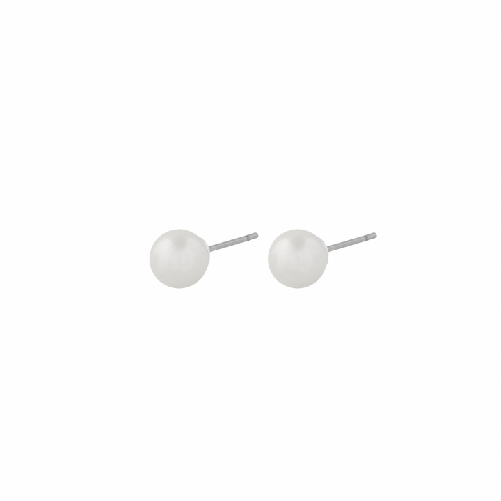 Jackie pearl Earrings 4mm in der Gruppe Ohrringe / Perlenohrringe bei SCANDINAVIAN JEWELRY DESIGN (1404-6100-010)