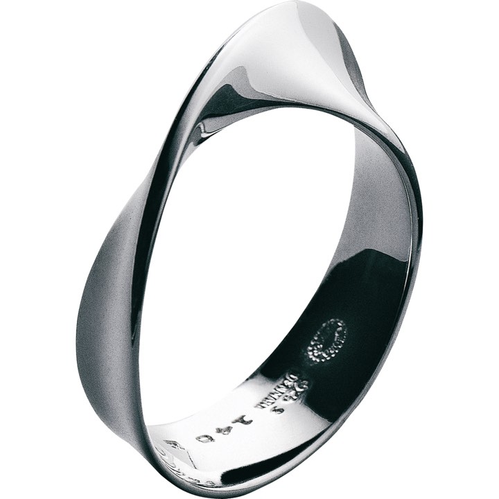 MOEBIUS Ring Silber in der Gruppe Ringe / Silberringe bei SCANDINAVIAN JEWELRY DESIGN (20000306)