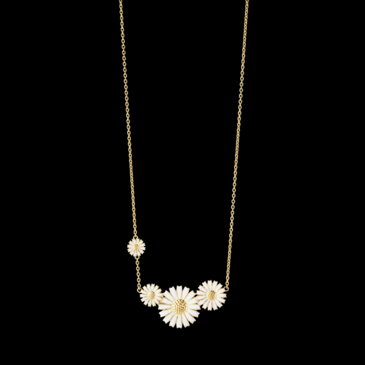 DAISY Hängeschmuck Silber Goldpläterad WHITE ENAMEL  in der Gruppe Halsketten / Goldhalsketten bei SCANDINAVIAN JEWELRY DESIGN (20001666)