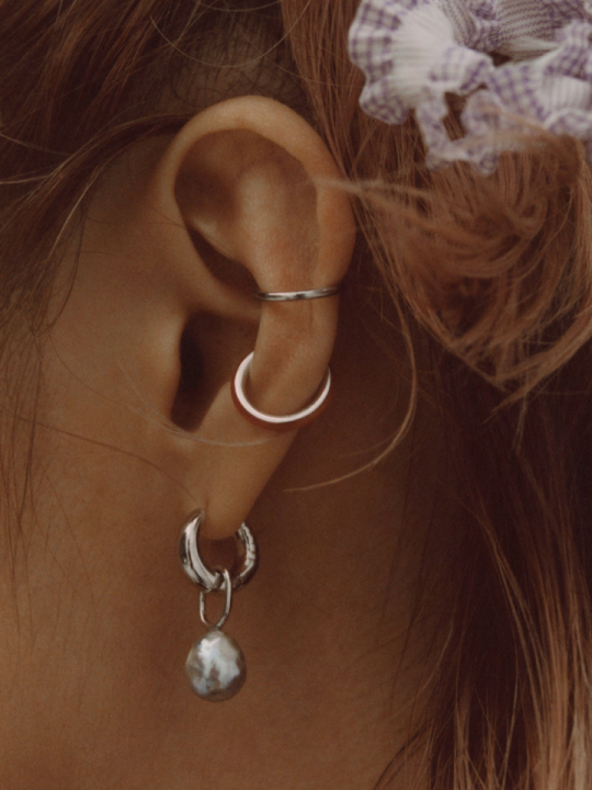 Twin Mini Ear Cuff Silver in der Gruppe Ohrringe / Silberohrringe  bei SCANDINAVIAN JEWELRY DESIGN (200113)