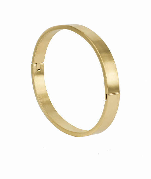 WALTER Armring Wide Matt Gold in der Gruppe  bei SCANDINAVIAN JEWELRY DESIGN (367858)