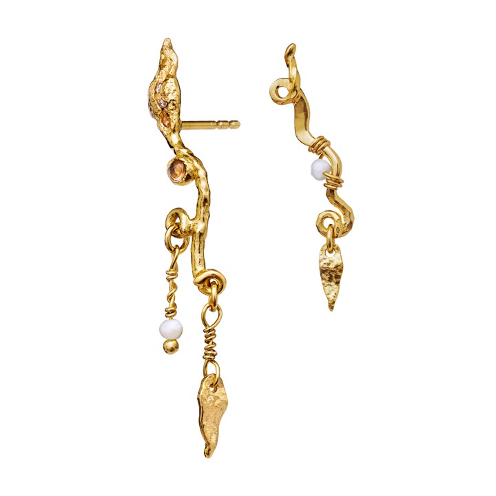 Vilda Ohrring Gold in der Gruppe Ohrringe / Goldohrringe bei SCANDINAVIAN JEWELRY DESIGN (9747a)