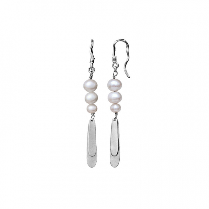 Smilla Ohrring Silber in der Gruppe Ohrringe / Perlenohrringe bei SCANDINAVIAN JEWELRY DESIGN (9808c)