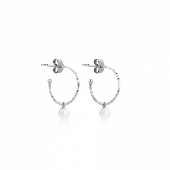 Pearl Mini Hoops Ohrring (Silber) in der Gruppe Ohrringe / Perlenohrringe bei SCANDINAVIAN JEWELRY DESIGN (E2105RHS0-OS)