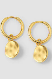 Minimalistica Hammered Earrings Gold in der Gruppe Ohrringe / Goldohrringe bei SCANDINAVIAN JEWELRY DESIGN (EG1219)