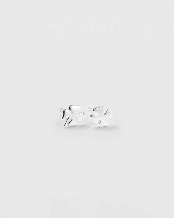 Bring Me Luck Stud Earrings Silver in der Gruppe Ohrringe / Silberohrringe  bei SCANDINAVIAN JEWELRY DESIGN (ES1250)