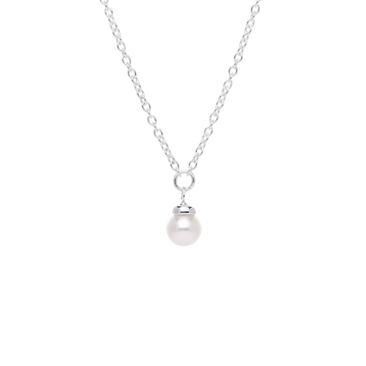 Petite Pearl single necklace silver in der Gruppe Halsketten / Silberhalsketten bei SCANDINAVIAN JEWELRY DESIGN (PPL-N12S451-S)