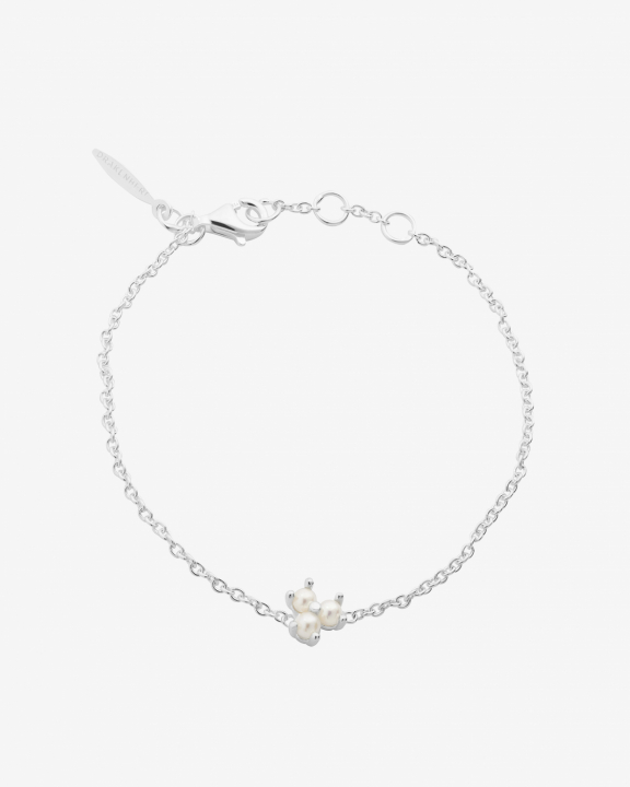 Petite Star pearl Armbänder in der Gruppe Armbänder bei SCANDINAVIAN JEWELRY DESIGN (PSR-B3M181-S)