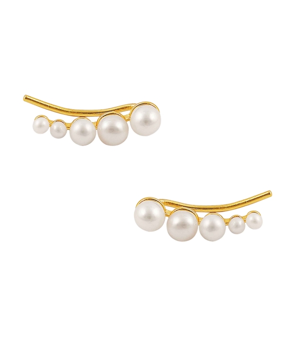 Pearl Croissant Earrings Gold in der Gruppe Ohrringe / Perlenohrringe bei SCANDINAVIAN JEWELRY DESIGN (S08043-G)