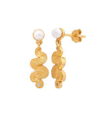 Audrey pearl earrings Gold in der Gruppe Ohrringe / Perlenohrringe bei SCANDINAVIAN JEWELRY DESIGN (S08586G)