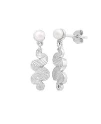 Audrey pearl earrings Silver in der Gruppe Ohrringe / Perlenohrringe bei SCANDINAVIAN JEWELRY DESIGN (S08586S)