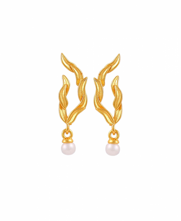 Marigold leaf Earrings Gold in der Gruppe Ohrringe / Perlenohrringe bei SCANDINAVIAN JEWELRY DESIGN (S08656G)