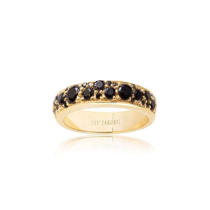 NOVARA UNO ring schwarze Zirkoner (Gold) in der Gruppe Ringe / Goldringe bei SCANDINAVIAN JEWELRY DESIGN (SJ-R1062-BK-YG)