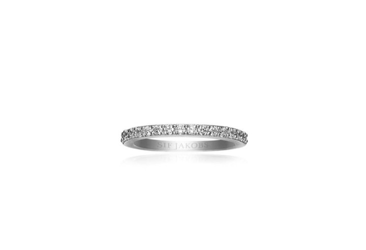 CORTE UNO ring weiße Zirkoner (Silber) in der Gruppe Ringe / Silberringe bei SCANDINAVIAN JEWELRY DESIGN (SJ-R10811-CZ)