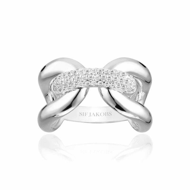 CAPRI TRE ring weiße Zirkoner (Silber) in der Gruppe Ringe / Silberringe bei SCANDINAVIAN JEWELRY DESIGN (SJ-R62016-CZ-SS)