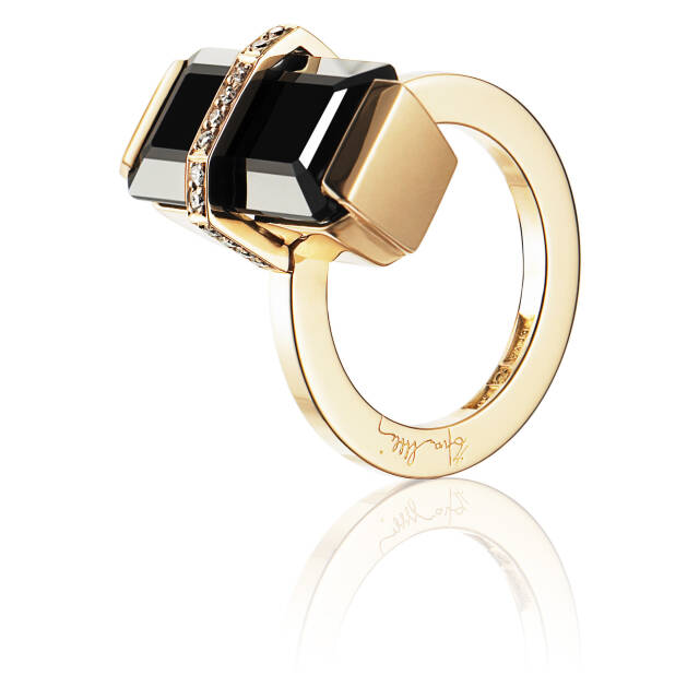 Bend Over - Onyx Ring Gold