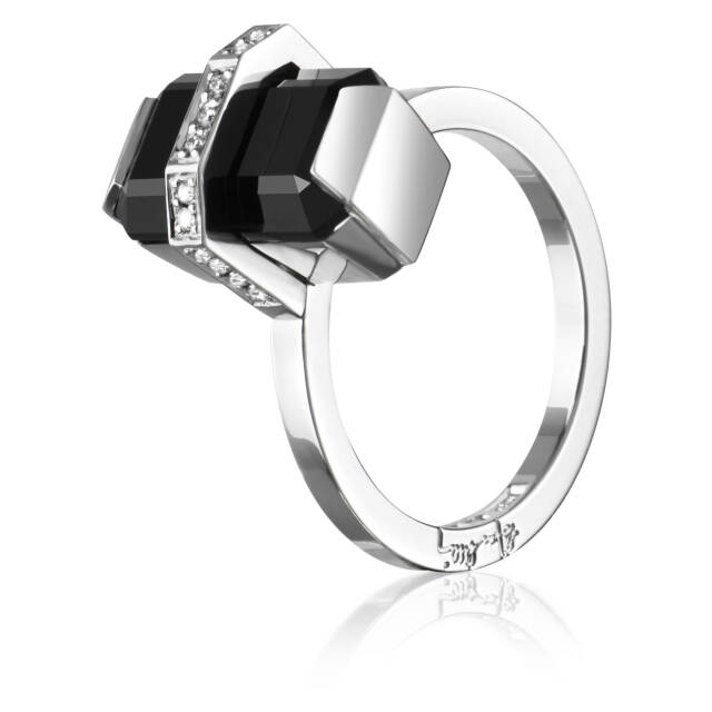 Little Bend Over - Onyx Ring Weißgold