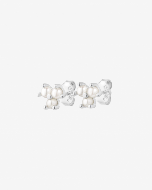 Petite Star pearl studs/Ohrring