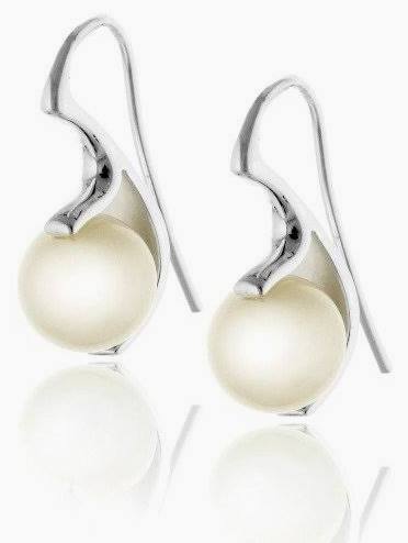 Sweetness pearl Earrings Silver in der Gruppe Ohrringe / Silberohrringe  bei SCANDINAVIAN JEWELRY DESIGN (s204)