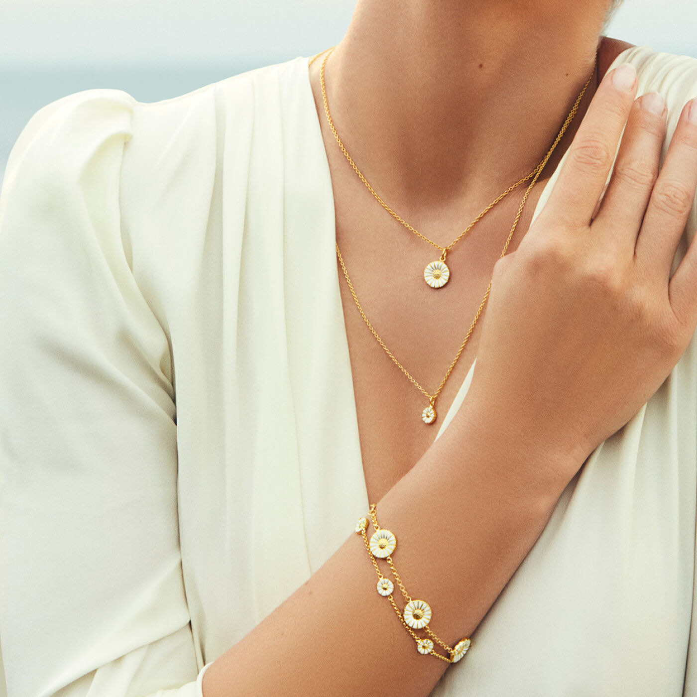 DAISY Armbänder Silber Goldpläterad WHITE ENAMEL 5X7 MM DAISY 18.5 cm