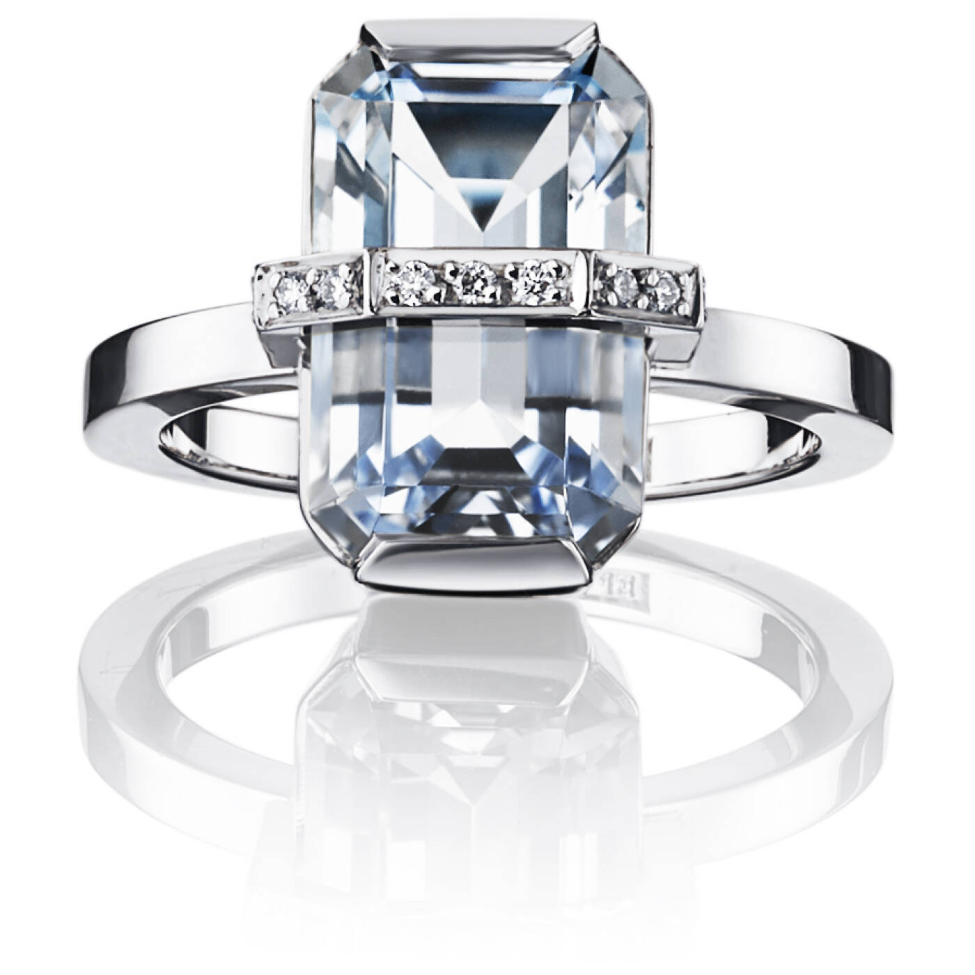 Little Bend Over - Aquamarine Ring Weißgold