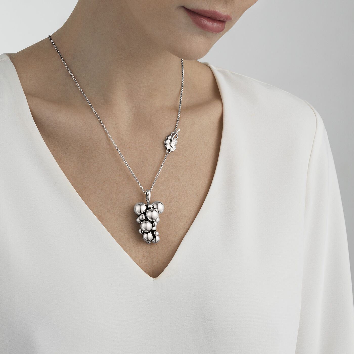 MOONLIGHT GRAPES Hängeschmuck Silber OXIDISED 60 cm