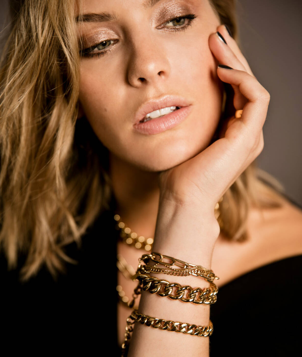 CHANIA Armbänder Gold