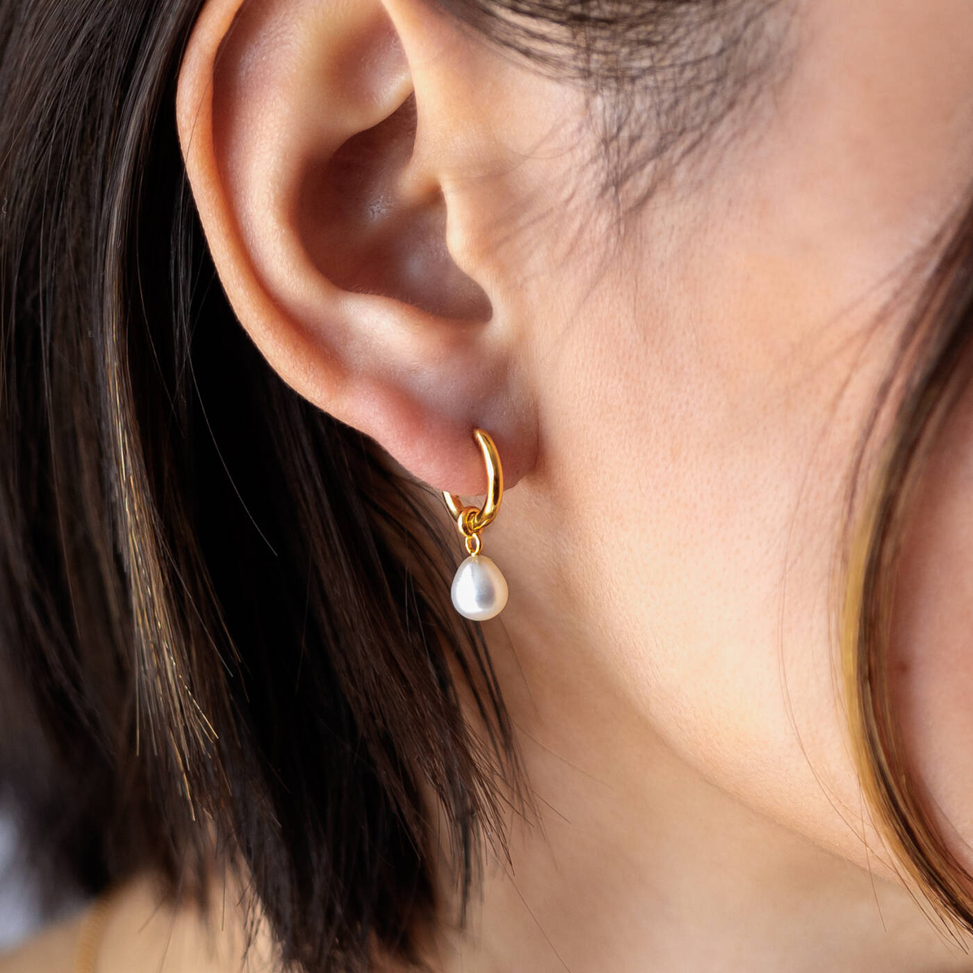 Treasure Pearl Hoops Gold