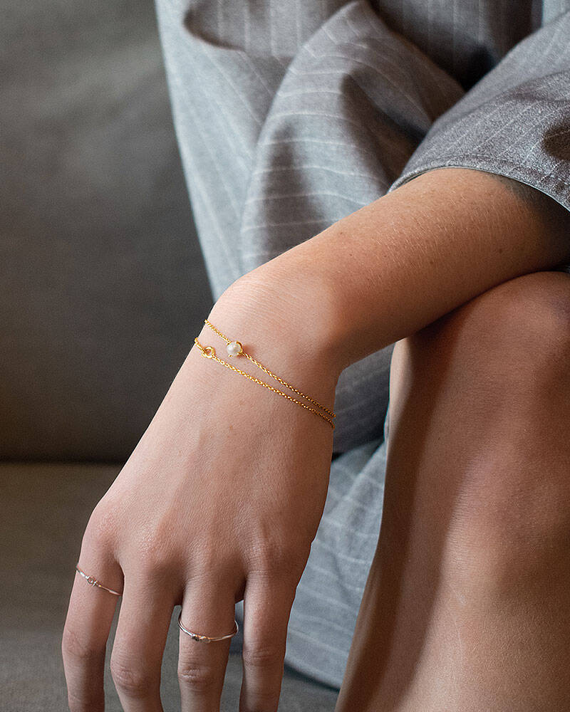 Petite Pearl Armbänder Gold