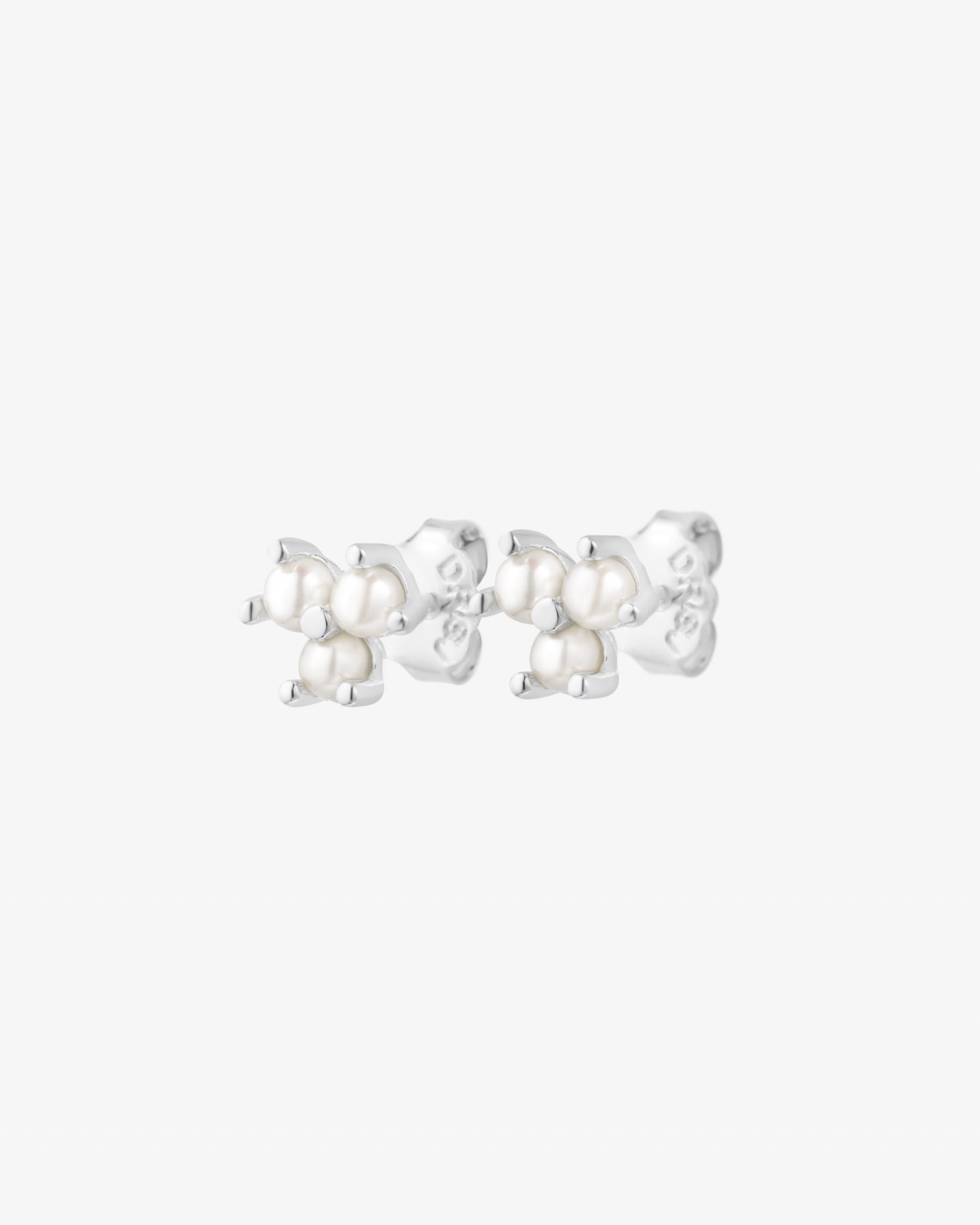 Petite Star pearl studs/Ohrring