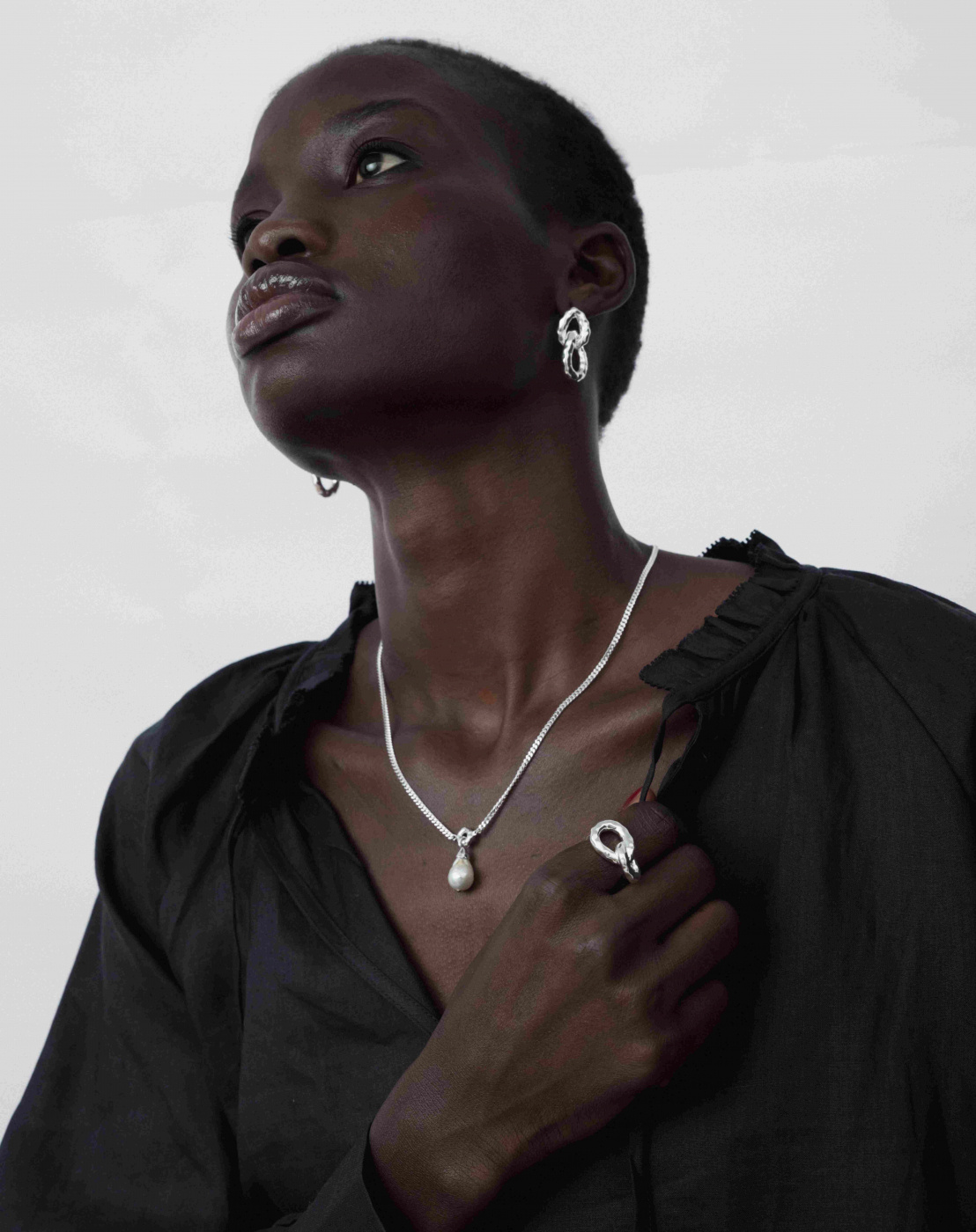 Bolded Hammered Links Ring Silver