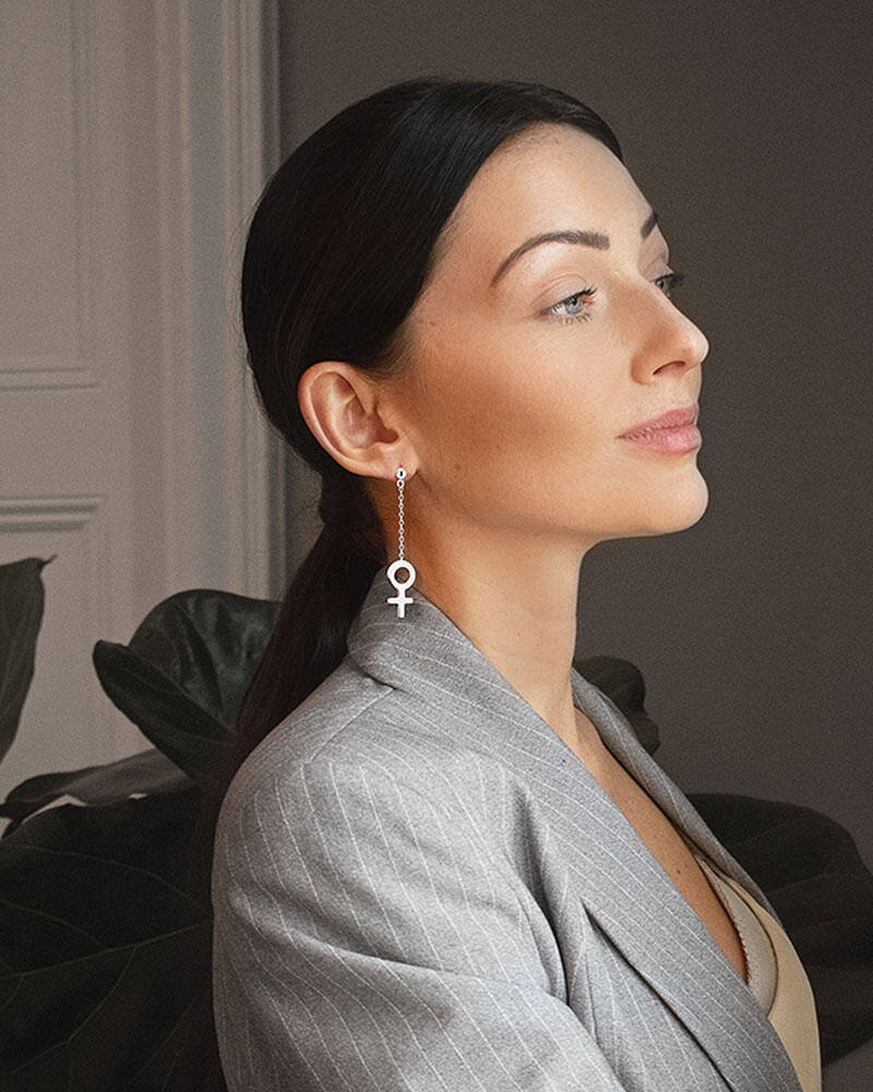 Women Unite long Ohrring Silber